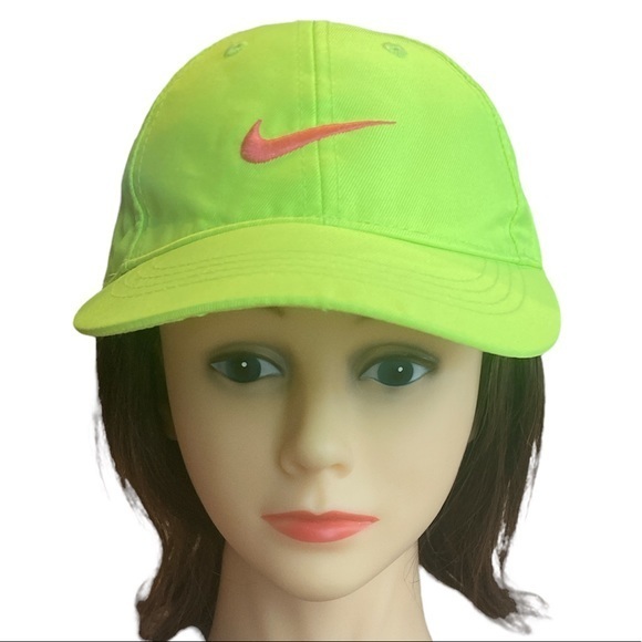 Nike Other - NKE Girls Ball-cap - size 4-6x